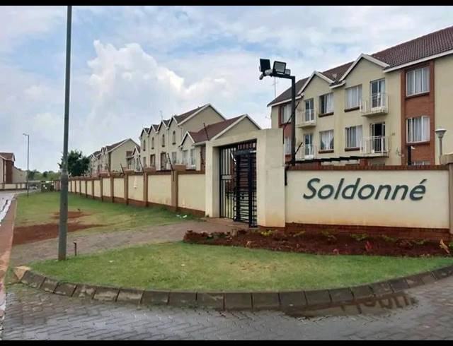 2 BEDROOM APARTMENT FOR SALE IN ORCHARDS